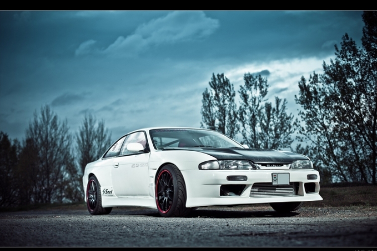 Jugo és Nissan Silvia S14