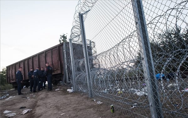 Illegális bevándorlás - Hatályos a jogi határzár